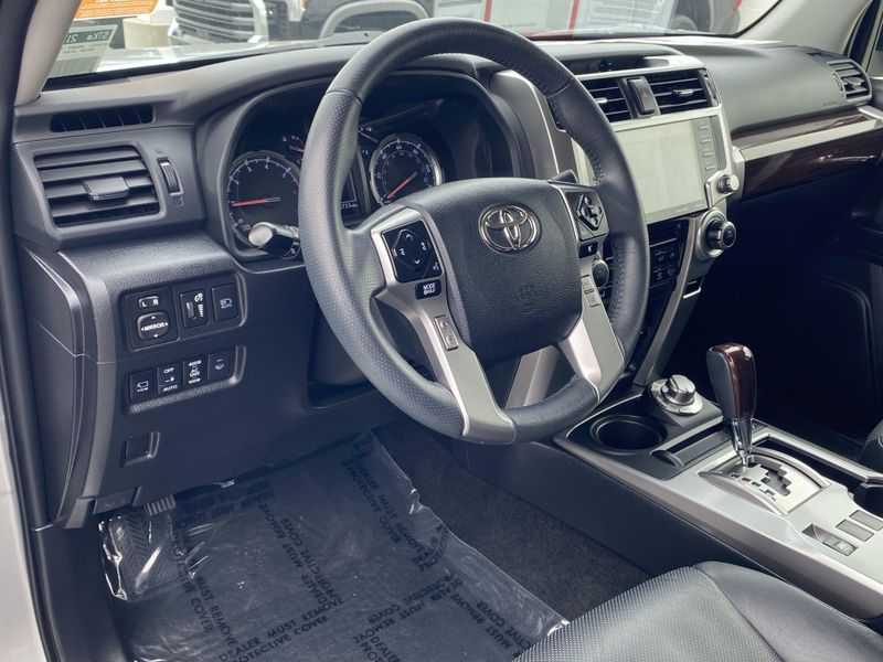 2022 Toyota 4Runner LimitedImage 17