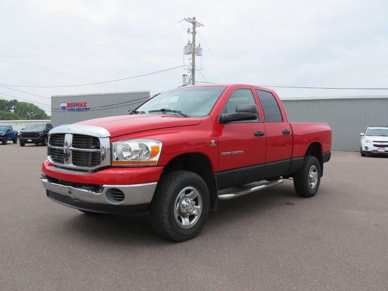 2006 Dodge Ram 2500 SLT 4x4 4dr Quad Cab 6.3 ft. SB PickupImage 6