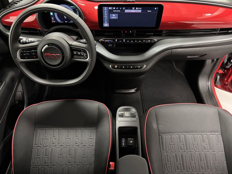 New 2024 Fiat 500e Inspi(red)Image 16