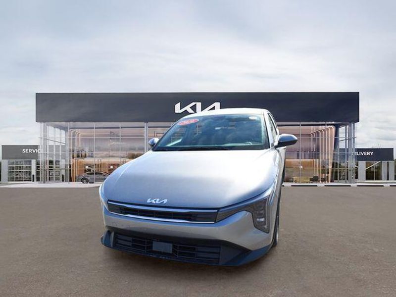 New 2026 Kia K4 LXSImage 8