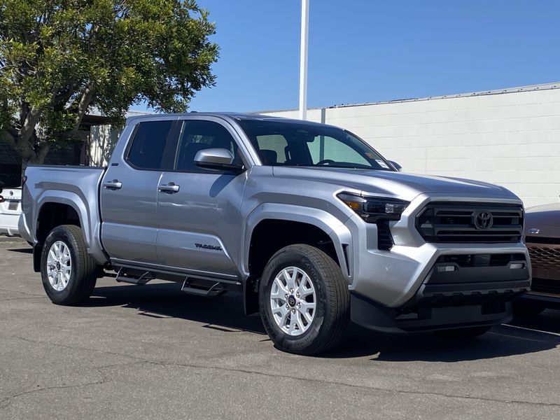 New 2025 Toyota Tacoma SR5Image 2