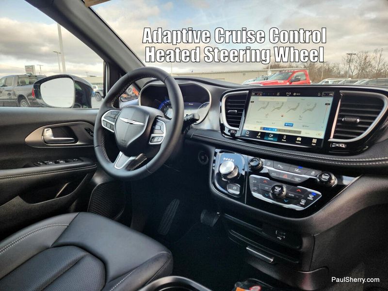 New 2026 Chrysler Pacifica Select