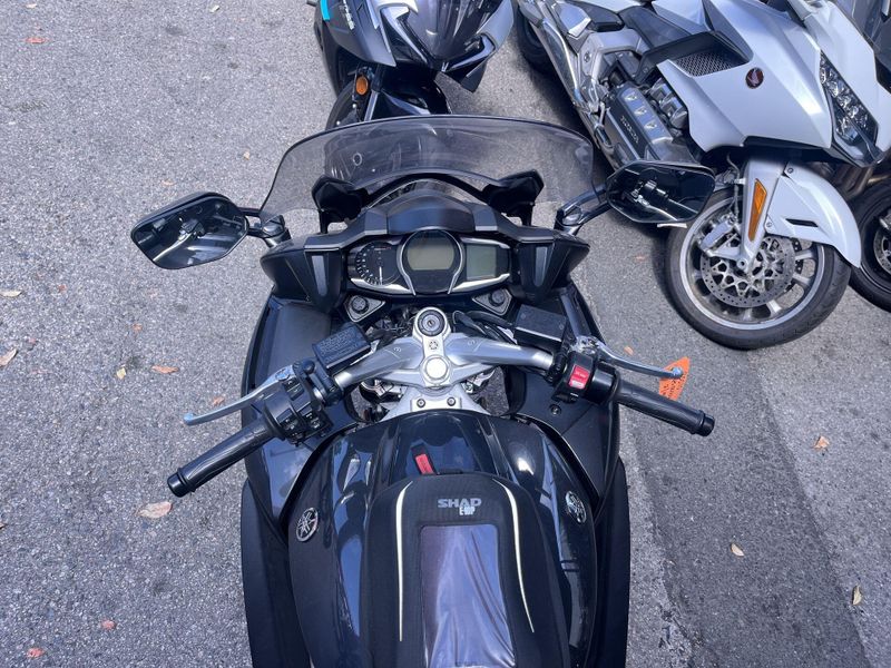 Used 2015 Yamaha FJR1300 Image 10