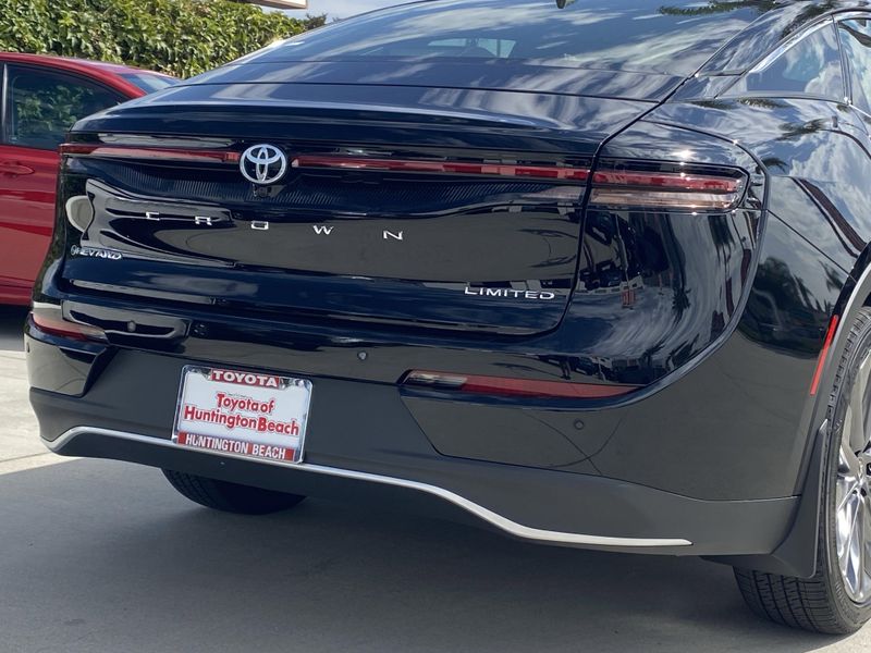 New 2026 Toyota Crown LimitedImage 4