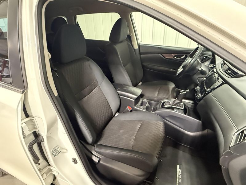 Used 2018 Nissan Rogue SVImage 14