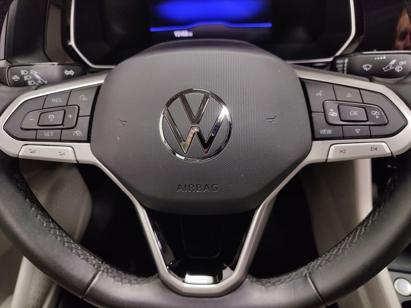 Used 2024 Volkswagen Jetta SE w/SunroofImage 24