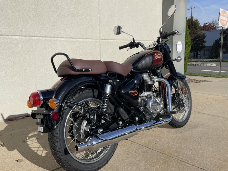 2024 Royal Enfield CLASSIC 350Image 3