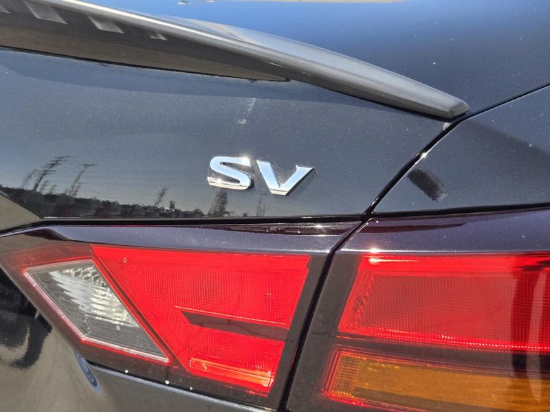 Used 2022 Nissan Altima 2.5 SV Sedan