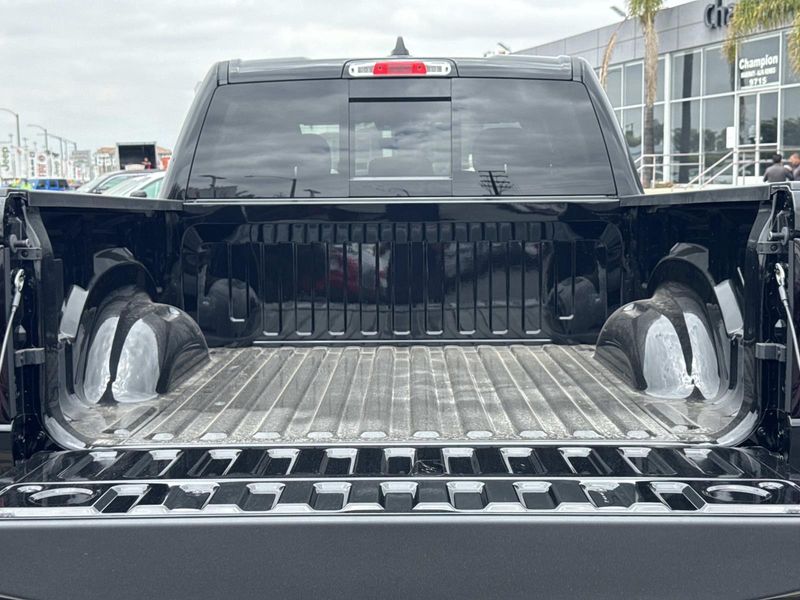 New 2026 RAM 1500 Big Horn Crew Cab 4x2 5'7' Box