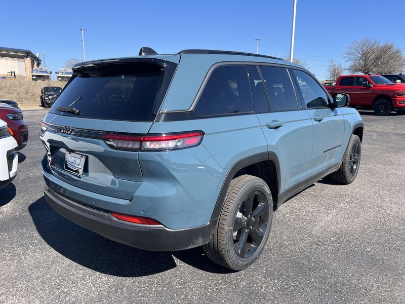 New 2026 Jeep Grand Cherokee Limited 4x4Image 7