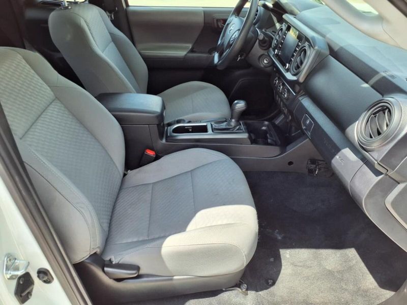 2022 Toyota Tacoma SR photo 6