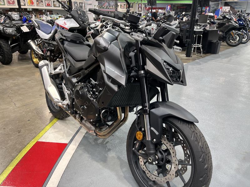 New 2025 Honda CB750 HORNET Image 17