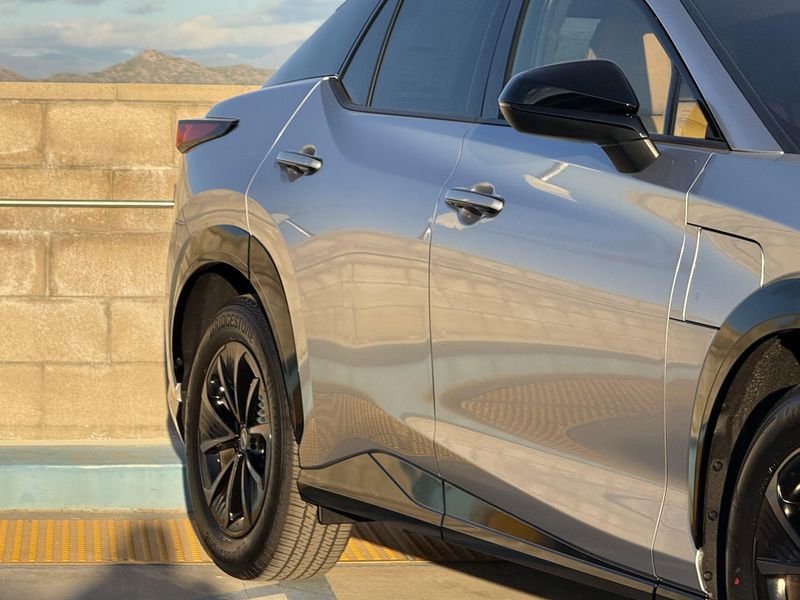 New 2026 Lexus RZ 350eImage 5