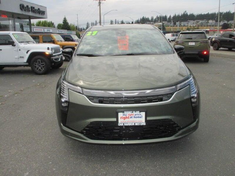 New 2027 Chrysler Pacifica SelectImage 4