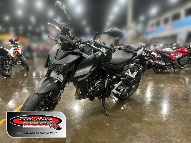 2025 Honda CB750 HORNET Image 1