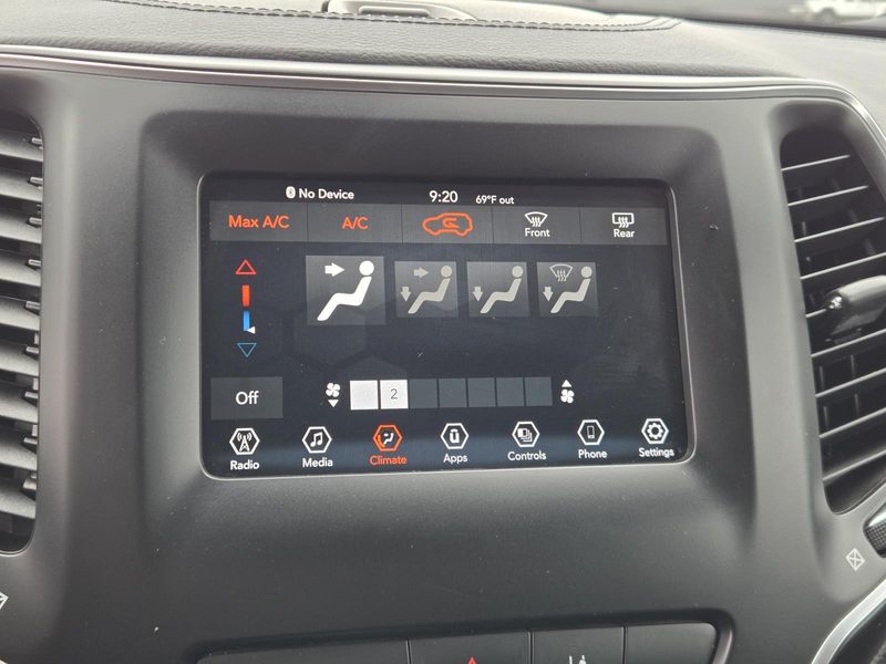 Used 2021 Jeep Cherokee Latitude FWD