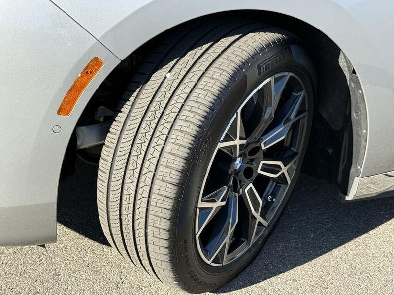 Used 2025 BMW i7 eDrive50Image 18