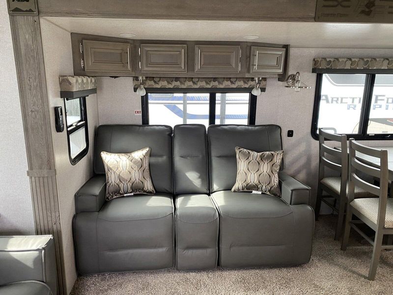 New 2025 ARCTIC FOX 32A Image 14