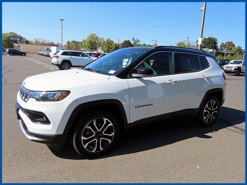 2022 Jeep Compass LimitedImage 1