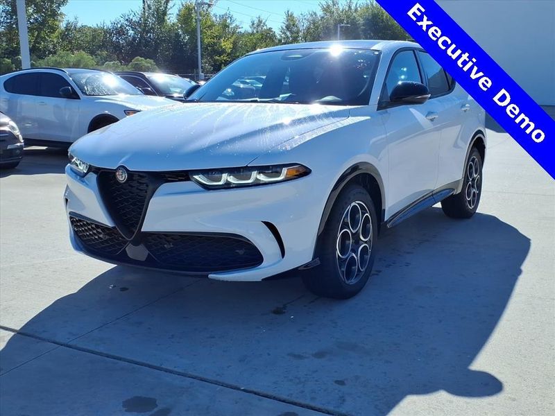 New 2025 Alfa Romeo Tonale AwdImage 2