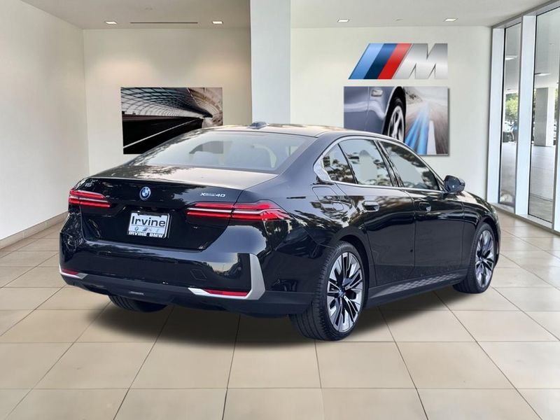 2025 BMW i5 xDrive40Image 8