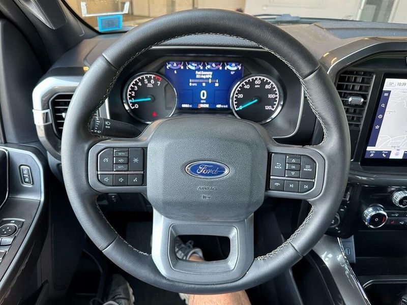 2023 Ford F-150 XLT photo 2