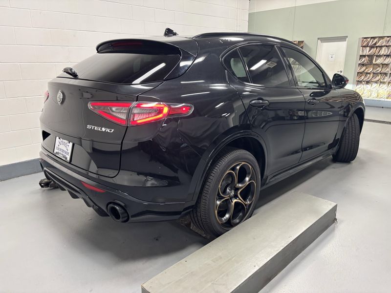 New 2025 Alfa Romeo Stelvio Intensa AwdImage 8