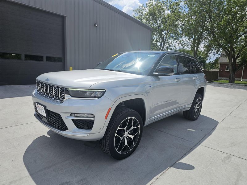 2023 Jeep Grand Cherokee Summit Reserve 4xeImage 4