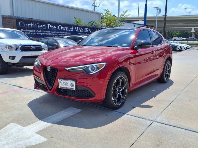 Used 2022 Alfa Romeo Stelvio VeloceImage 2