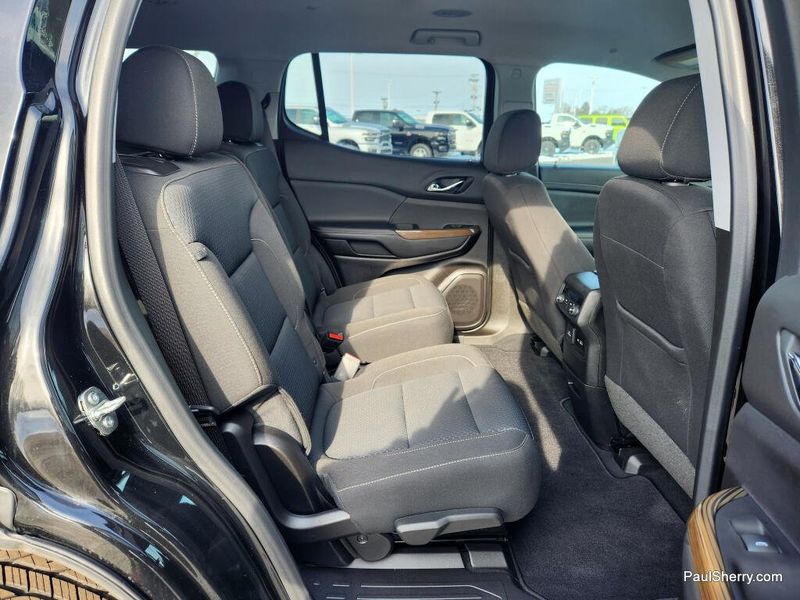 Used 2023 GMC Acadia SLE