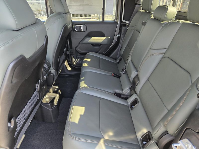 New 2026 Jeep Gladiator Mojave X 4x4