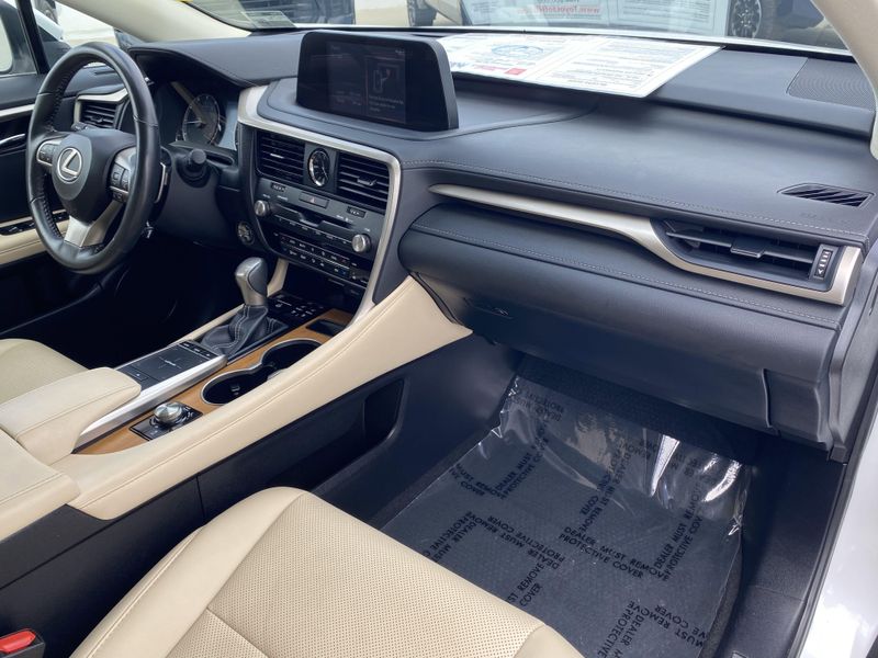 2022 Lexus RX 350Image 11