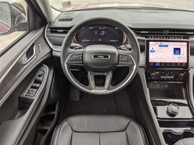2023 Jeep Grand Cherokee L Limited 4x2Image 16