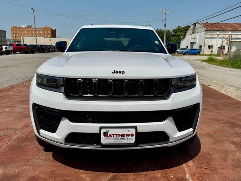 New 2026 Jeep Grand Cherokee Limited Reserve 4x4Image 2