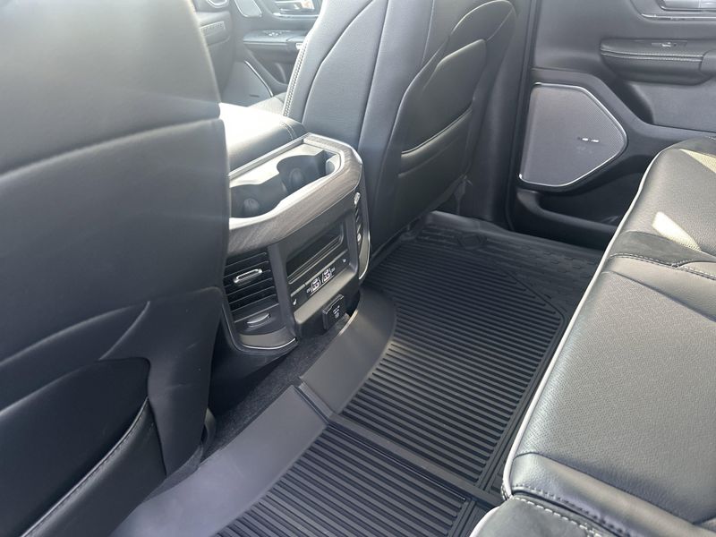 New 2025 RAM 1500 LaramieImage 16