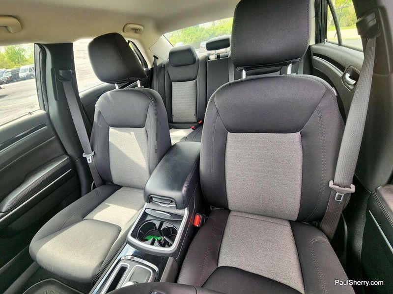 2023 Chrysler 300 Touring SportImage 27