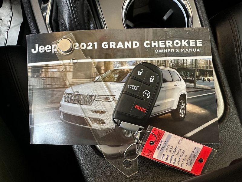 2021 Jeep Grand Cherokee Laredo XImage 9