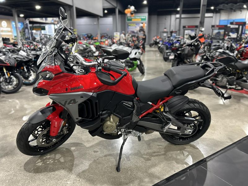 New 2025 Ducati MULTISTRADA V4 Image 17