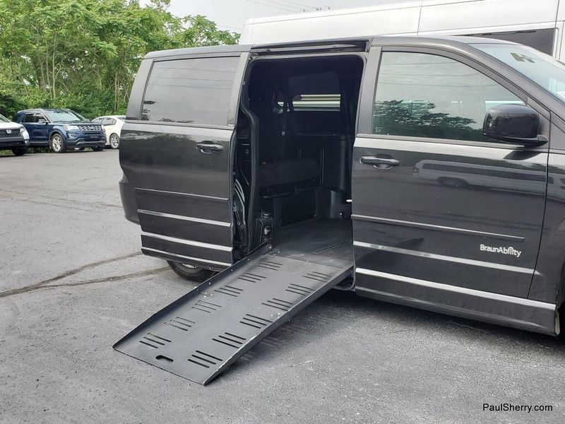 2014 Dodge Grand Caravan SXTImage 13