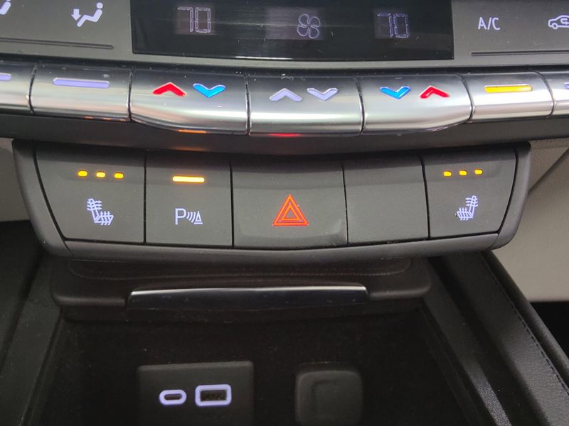 Used 2021 Cadillac XT4 AWD Luxury w/Sunroof/Cold PkgImage 22