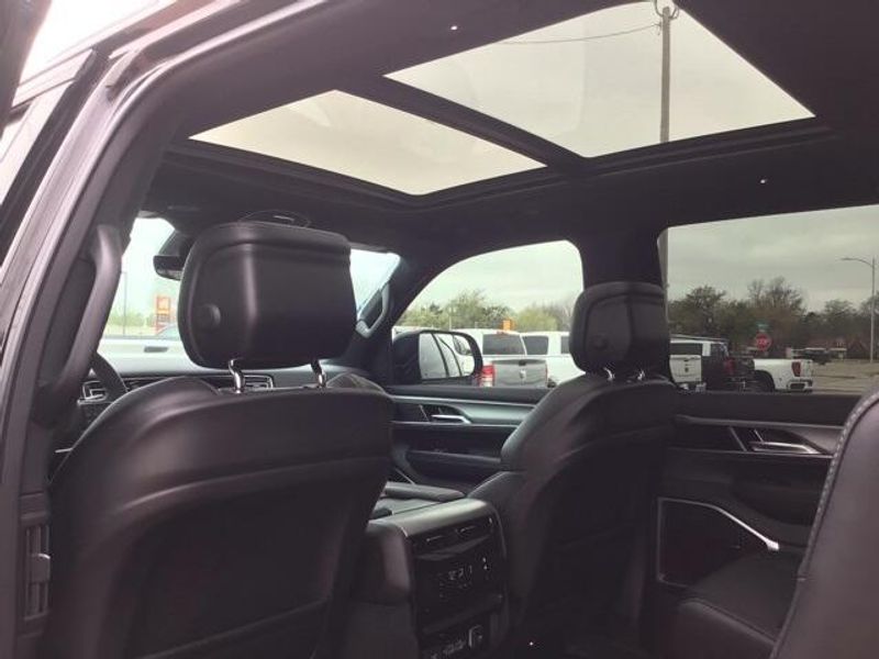 2023 Jeep Wagoneer Series IIImage 16