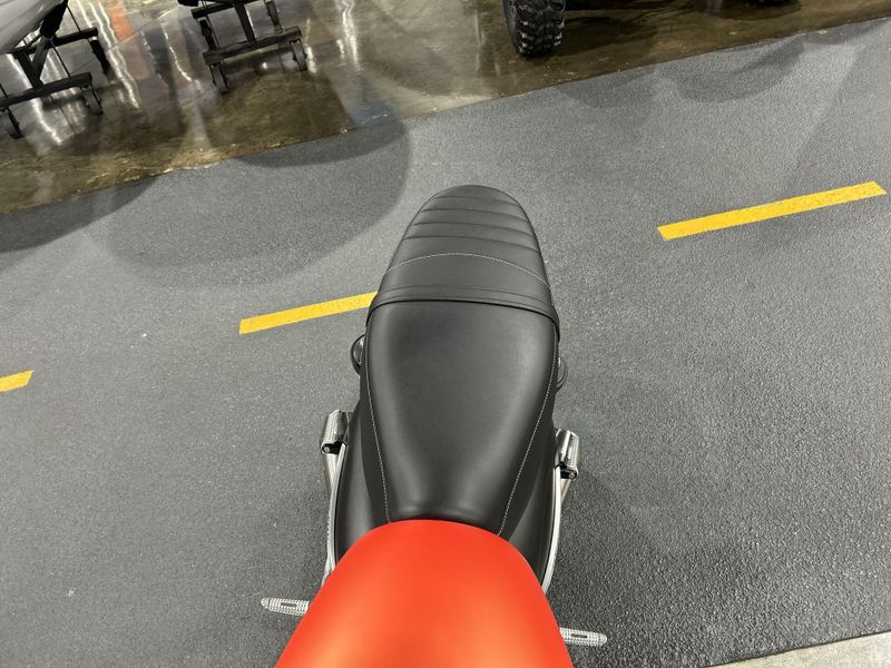 2023 Triumph SPEED TWIN 1200  in a MATTE BAJA ORANGE exterior color. Del Amo Motorsports of Redondo Beach (424) 390-7811 delamomotorsports.com 
