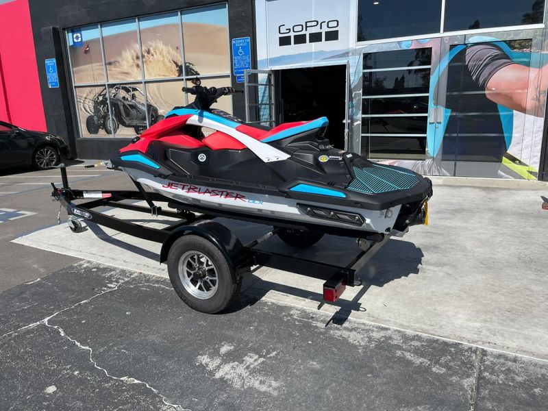 New 2025 Yamaha JETBLASTER DLX (2UP) Image 33