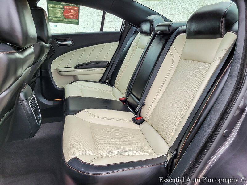 2018 Dodge Charger GT AWD photo 9
