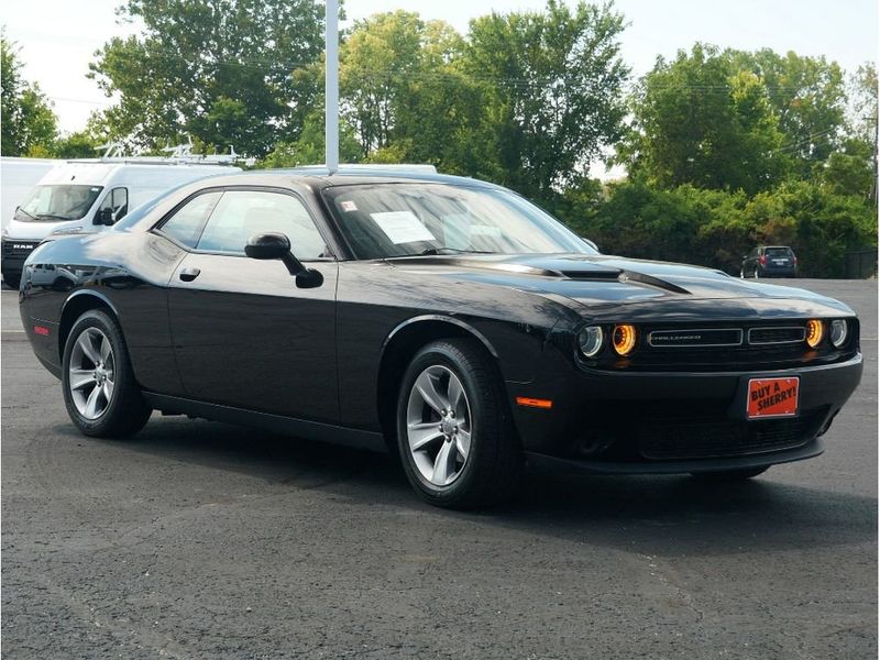 2018 Dodge Challenger SXTImage 7