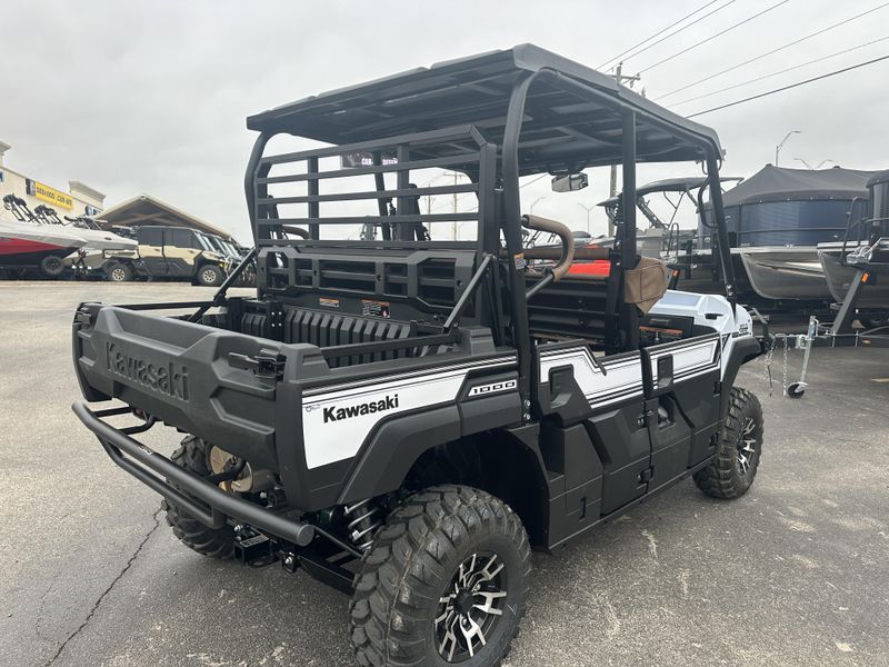 2025 Kawasaki MULE PROFXT 1000 LE PLATINUM RANCH EDITION METALLIC STARDUST WHITEImage 6