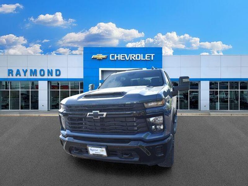 New 2026 Chevrolet Silverado 2500HD CustomImage 8