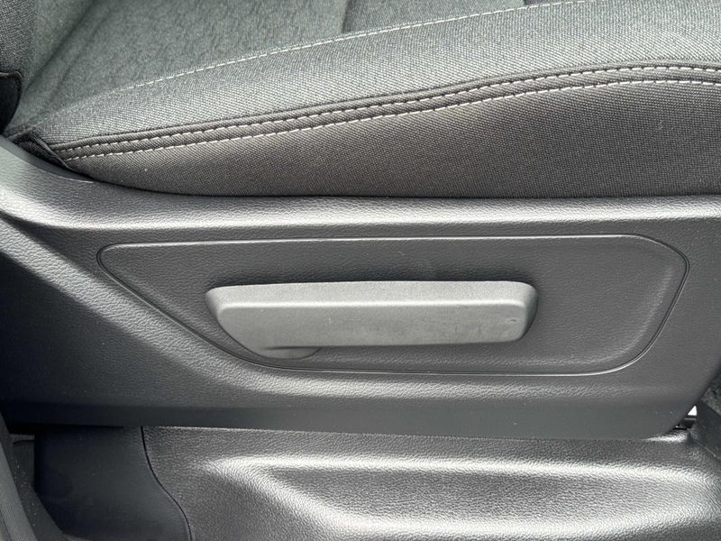 New 2026 RAM 1500 Big Horn Crew Cab 4x2 5'7' Box
