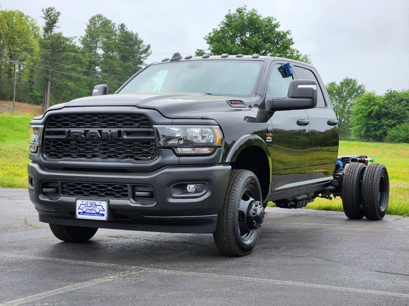 2024 RAM 3500 Tradesman Crew Cab Chassis 4x4 60