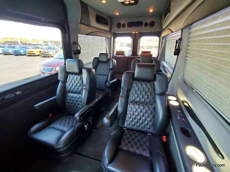 2023 Mercedes-Benz Sprinter 2500 Standard Roof 4-Cyl Diesel HOImage 3